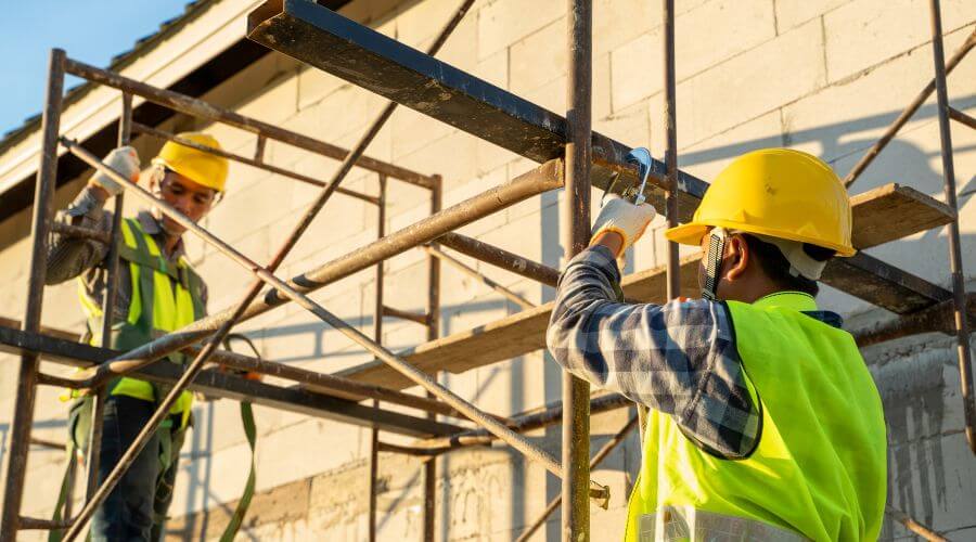 Professional gutter cleaning in Media, IL
